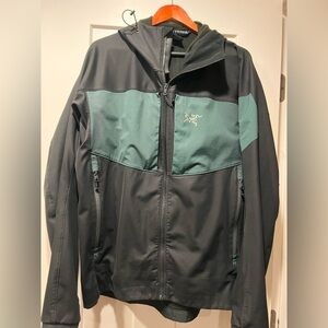 Arc'teryx Men's Black and Teal Performance Jacket